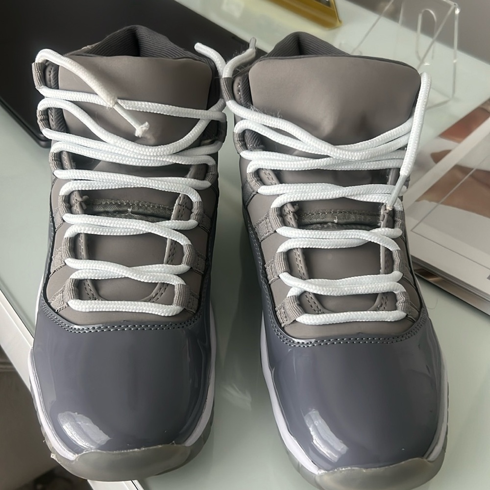 COPY - Jordan cool gray 11